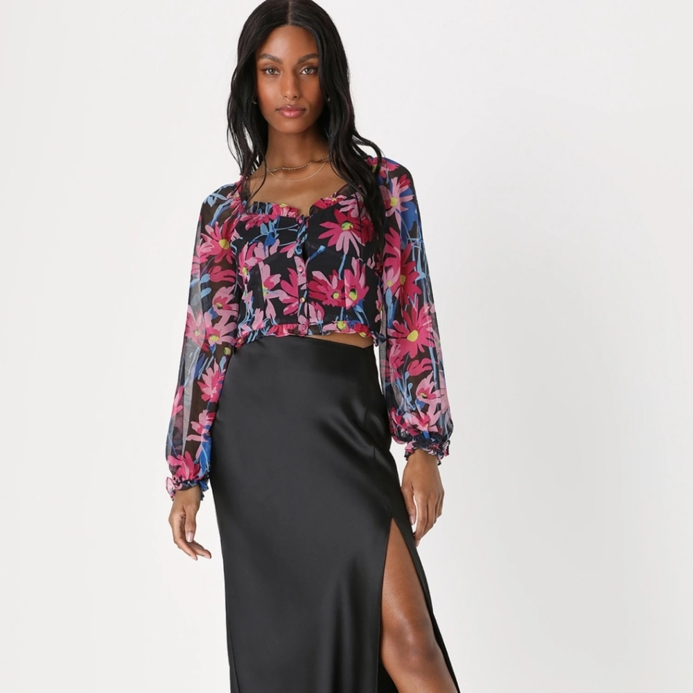 NWT Lulu's Cropped Blouse
